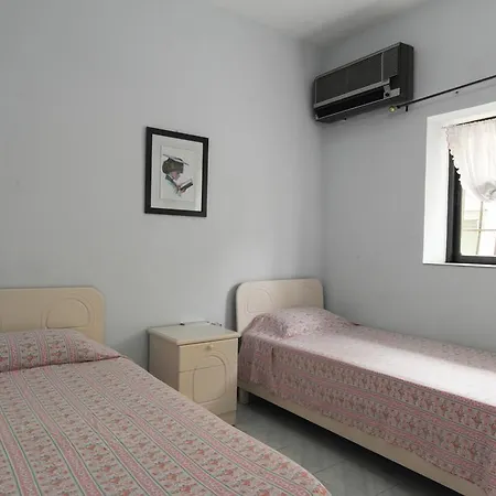 Siesta Apartman *